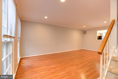 12843 Mill Brook Ct, Woodbridge, VA 22192 - photo 4