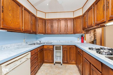 6911 E 12th Ave, Anchorage, AK 99504 - photo 4