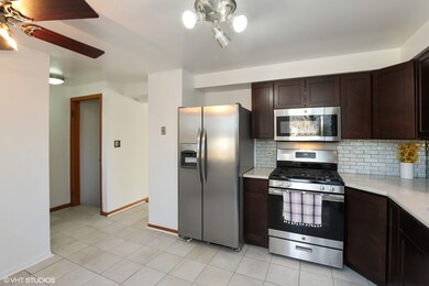 701 Carney St, Waukegan, IL 60085 - photo 4