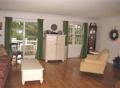 117 Laurelwood Dr unit 117, Hopedale, MA 01747 - photo 6