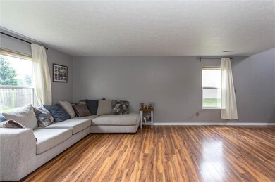 12995 Quarterback Ln, Fishers, IN 46037 - photo 5