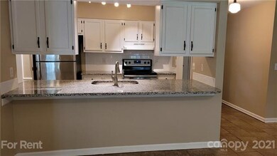 Large breakfast bar for entertaining