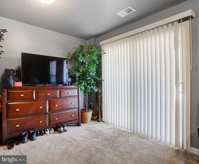 82 Creekside Ct, Falling Waters, WV 25419 - photo 4