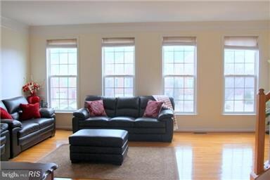 21903 Sweet Bay Terrace, Broadlands, VA 20148 - photo 4