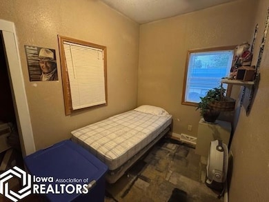 407 N 15th St, Centerville, IA 52544 - photo 5