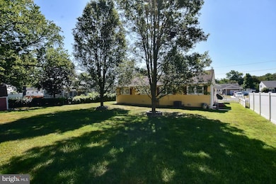 7 Malibu Dr, Magnolia, NJ 08049 - photo 2