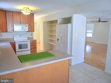 6027 Flywheel Ct, Columbia, MD 21044 - photo 3