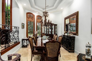 Spacious Dinning room