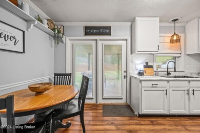 6-web-or-mls-7507-hallmark-dr