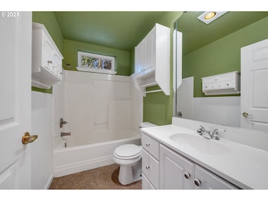 4805 Leonard St W, Tillamook, OR 97141 - photo 5