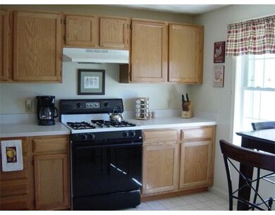 12 Carriage Ln unit 12, Shirley, MA 01464 - photo 4