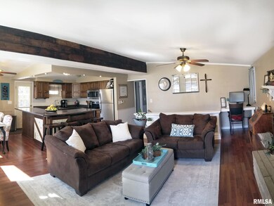 1520 Broadview Dr, Bettendorf, IA 52722 - photo 2