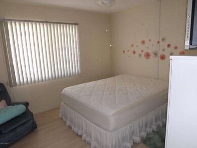 Deo Bedroom