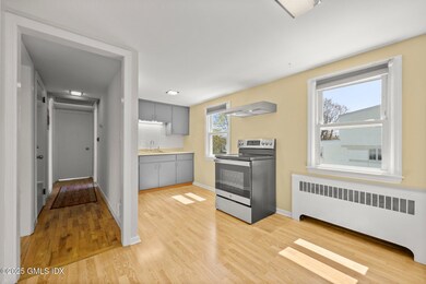 10-web-or-mls-8-reynolds-pl-unit-b