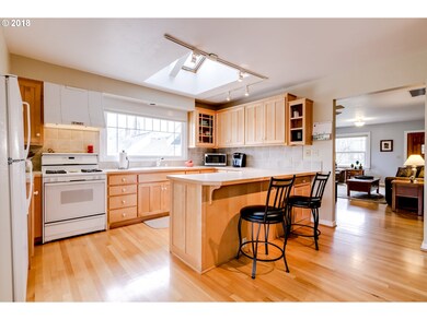 1352 Walnut Rd, Springfield, OR 97477 - photo 7