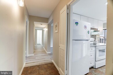 2242 Castle Rock Square unit 11C, Reston, VA 20191 - photo 5