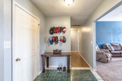 609 S Lombard Ln, Skiatook, OK 74070 - photo 6