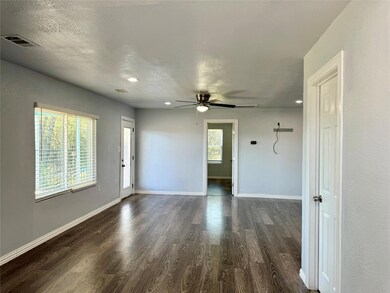 2618 Creekview Dr, Granbury, TX 76048 - photo 5