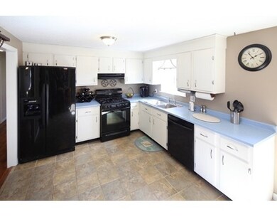 14 Callow St, Carver, MA 02330 - photo 5