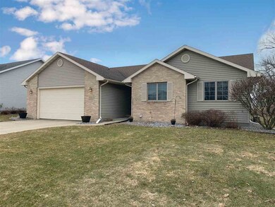 681 Stonebriar Ln, Oregon, WI 53575 - photo 2