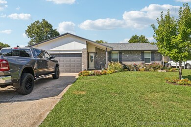 719 E Glenpool Blvd, Glenpool, OK 74033 - photo 2