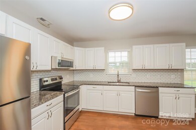 2218 Taras Trace Dr, Statesville, NC 28625 - photo 4