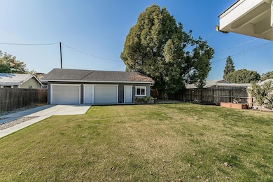 2233 14th Ave, Kingsburg, CA 93631 - photo 5