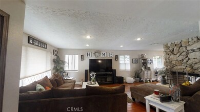 4223 Clubhouse Dr, Lakewood, CA 90712 - photo 2