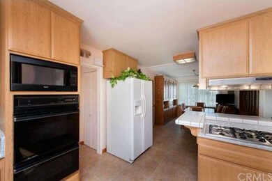 Newer dishwasher, sink, disposal