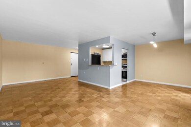 Woodlake Towers unit 319, Falls Church, VA 22044 - photo 4