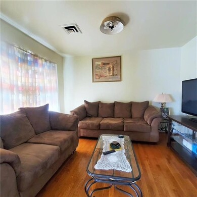 1017 N Poplar St, Whitehall, PA 18052 - photo 4