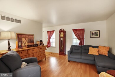 4411 Kelly Ln, Reading, PA 19606 - photo 4