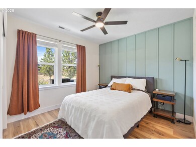 2558 NW White Oak Ave, Albany, OR 97321 - photo 6