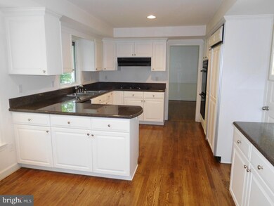 12712 Steeple Chase Way, Potomac, MD 20854 - photo 7