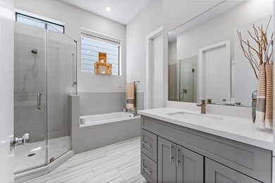 4707 Thornton Grove, Houston, TX 77018 - photo 5