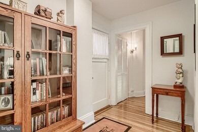 220 Stony Run Ln unit 2C, Baltimore, MD 21210 - photo 4