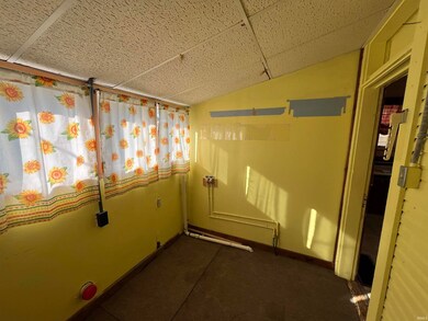 183 W 3rd St, Peru, IN 46970 - photo 5
