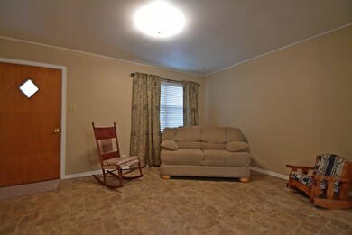 308 W Ufer St, Fredericksburg, TX 78624 - photo 2