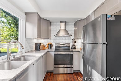 114 W 20th St, Holland, MI 49423 - photo 3