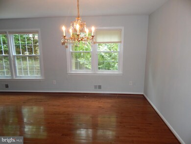 3148 Cedar Grove Dr, Fairfax, VA 22031 - photo 6