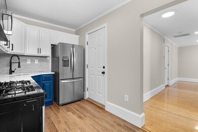 16 Hawthorne St unit 2, Roxbury, MA 02119 - photo 2