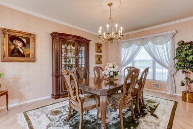 008_Dining Room