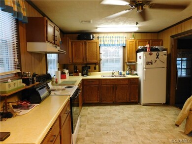 11392 Hanover Ave, Ashland, VA 23005 - photo 2