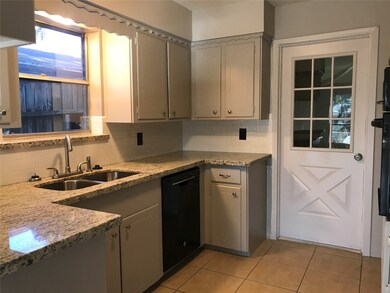 29415 Loddington St, Spring, TX 77386 - photo 2