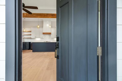 402 Dunvegan -4