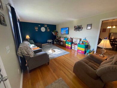 105 S Meridian St, Elnora, IN 47529 - photo 4