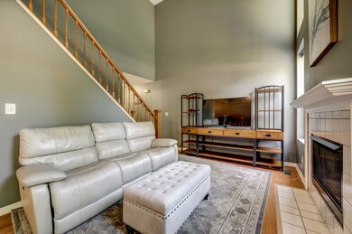 1990 Town Dr, Naperville, IL 60565 - photo 5