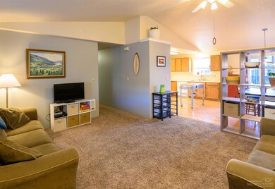 2236 SW 34th St, Redmond, OR 97756 - photo 4