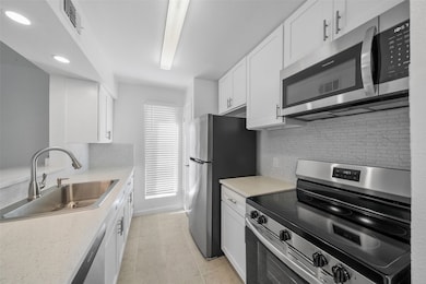 10075 Westpark Dr unit D32, Houston, TX 77042 - photo 3