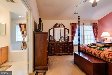 8736 Phipps Farm Way, Manassas, VA 20109 - photo 3